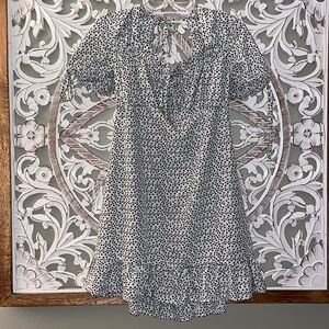 Indulge V-Neck Short Sleeve Ruffled Hem Black and White Floral Dress sz S